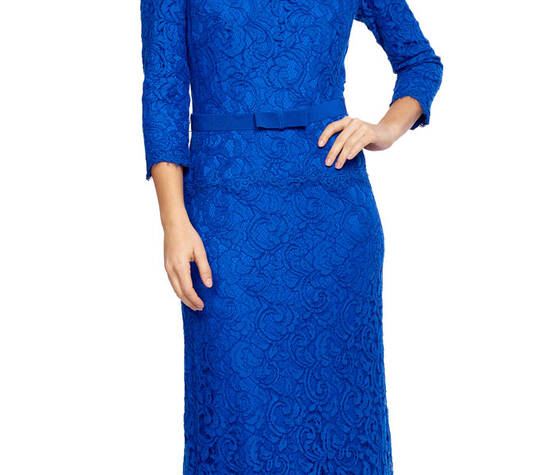 Elegante y perfecto vestido largo de encaje en azul klein perfecto para madrinas : http://www.dresseos.com/alquiler-vestidos-para-fiesta-boda-o-evento-formal/vestidos-largos/vestido-corto-azul-drapeado-tadashi-shoji-001
