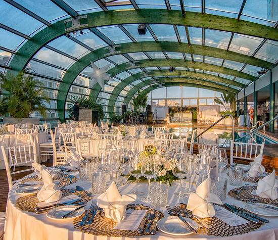 Banquete en terraza Pool & Bar