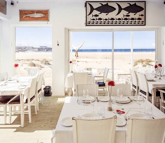 El Chiringuito Tarifa - Lounge Beach Restaurant