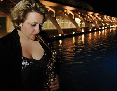 Montse Bermúdez, Soprano y Saxofón
